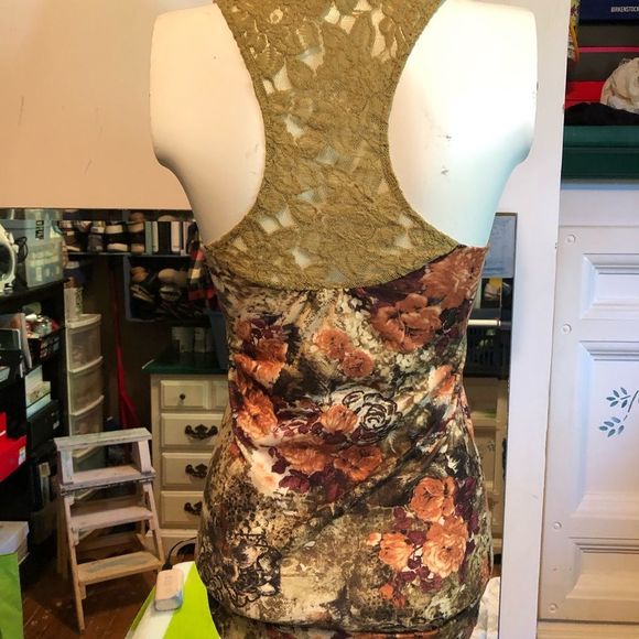 UB razorback  size S - Picture 3 of 6